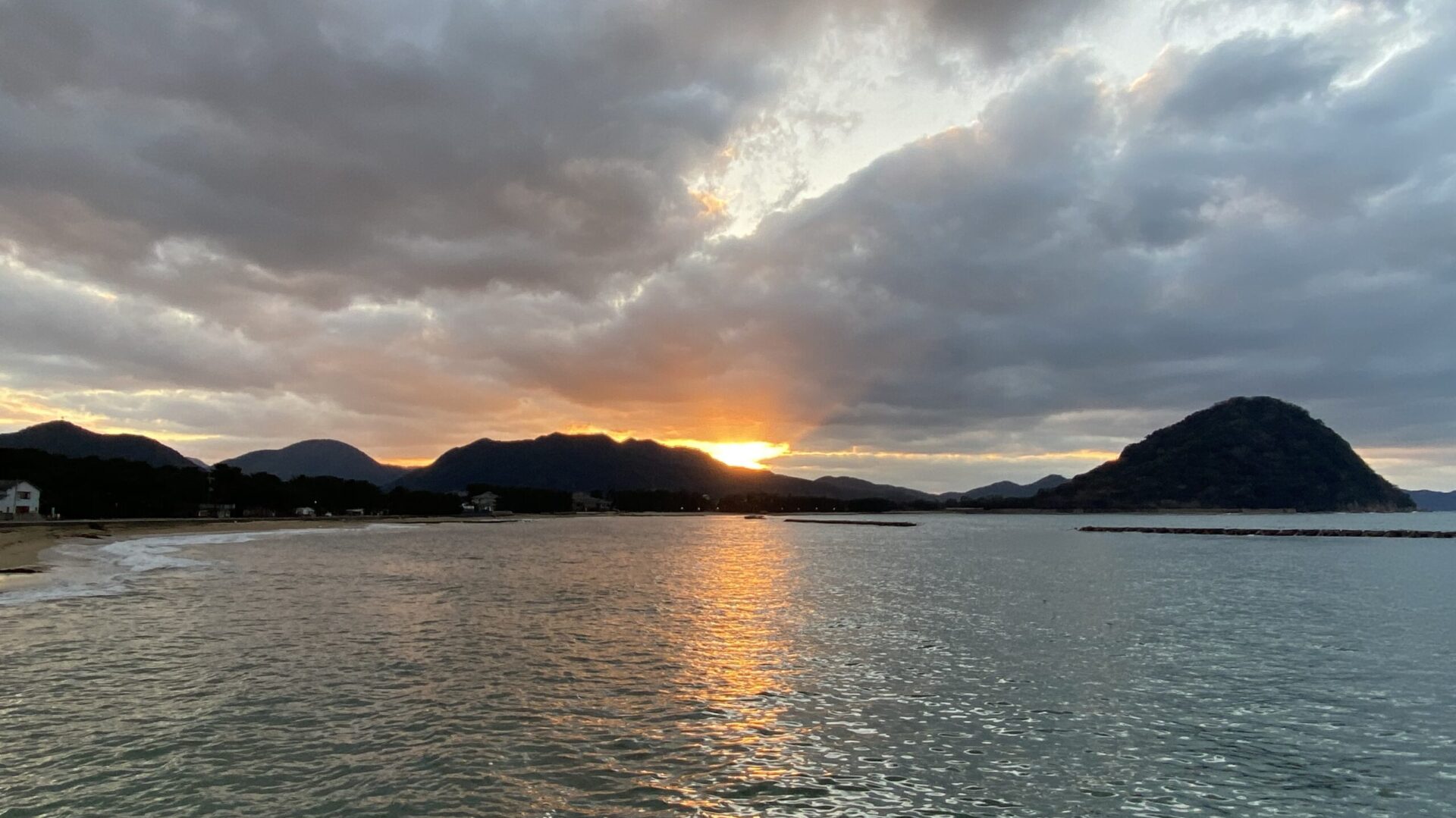 こしが浜 かべ新聞